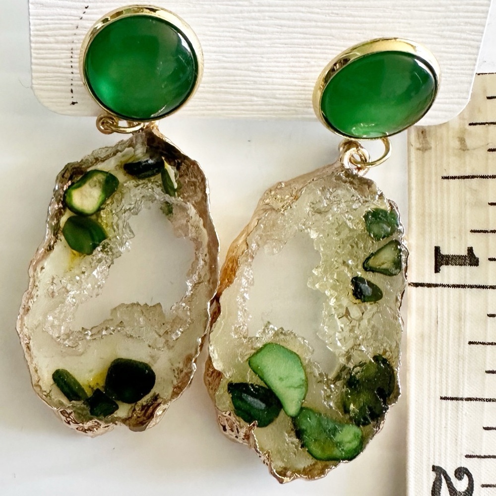 Geode-Style Drop Earrings Green Gold Tone Resin - Picture 4 of 5